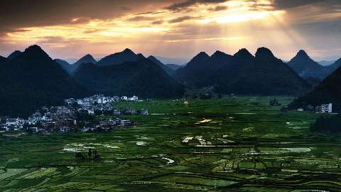 十月一日,从朋友圈里看中国