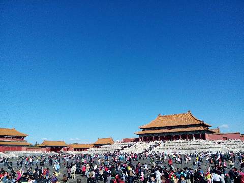 十月一日,从朋友圈里看中国